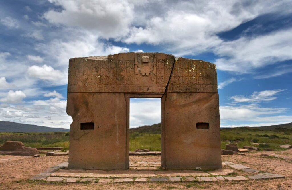 Sun's gate made out of stone, located in the region of Puno, Tiahuanaco's archaeological site.