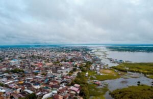 Iquitos is unreachable by car, only boats and airplanes have access to this unique human establishment.