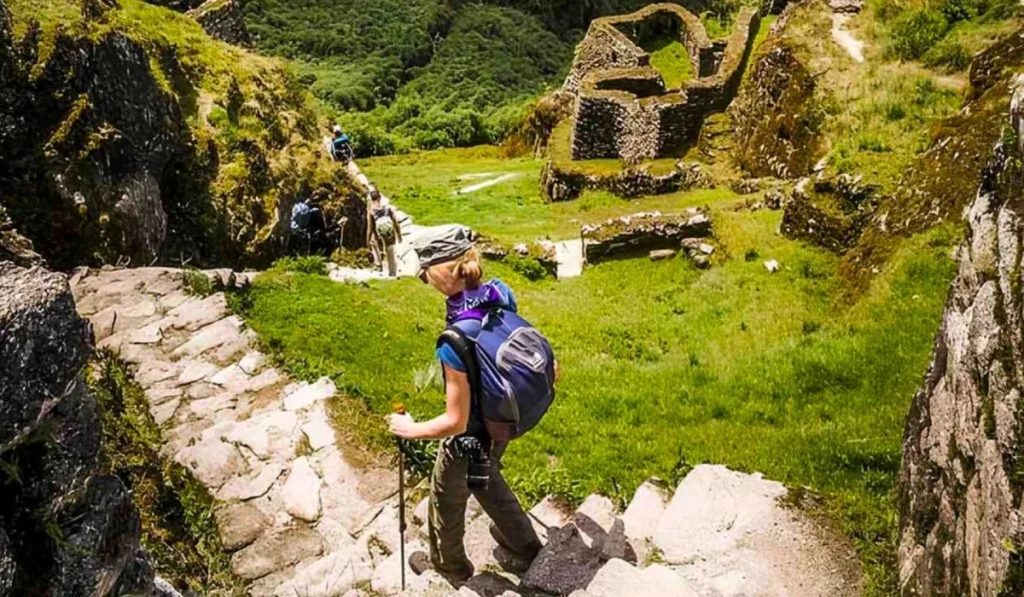 Complete Guide to the Inca Trail to Machu Picchu: Hiking Journey Complete Guide to the Inca Trail to Machu Picchu