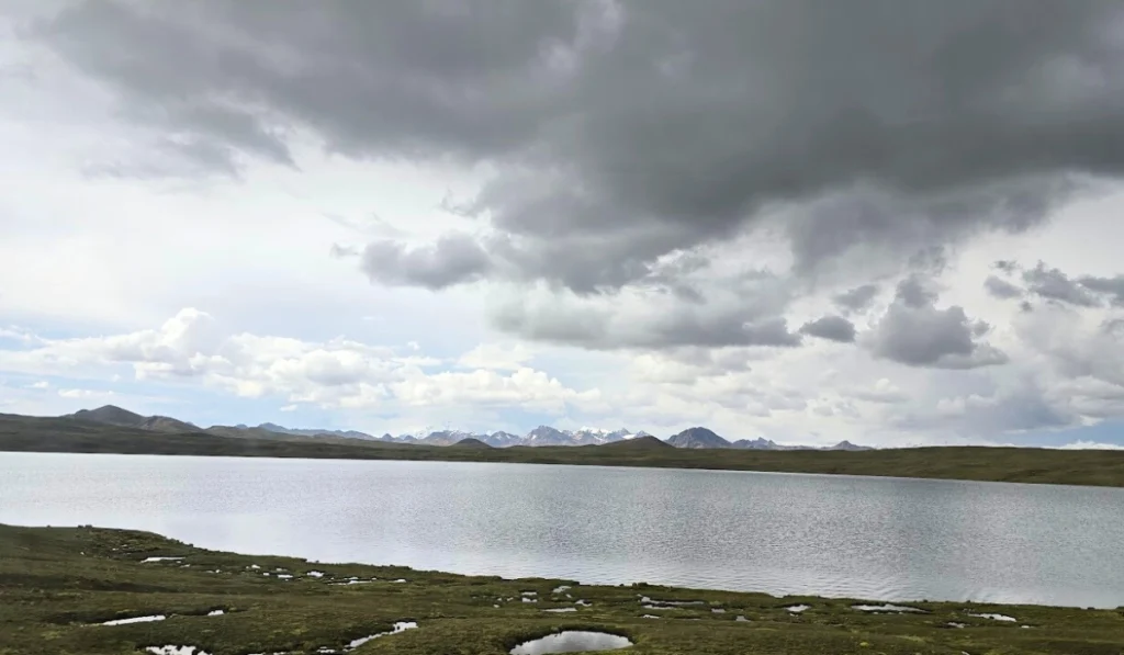 Suyuparina Glacier: Is It Worth Visiting? Suyuparina Glacier