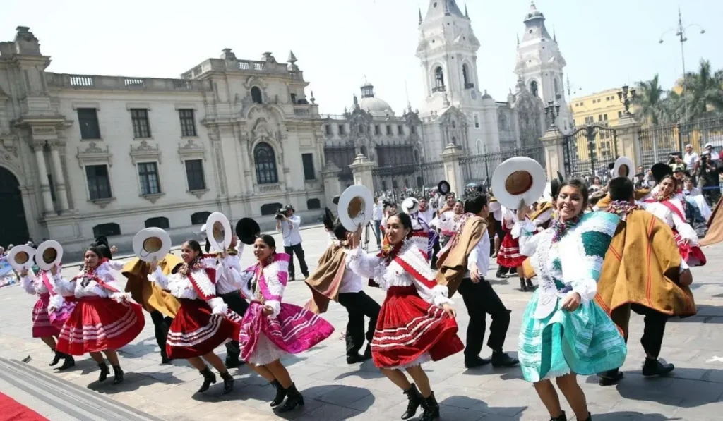 best carnivals in Peru