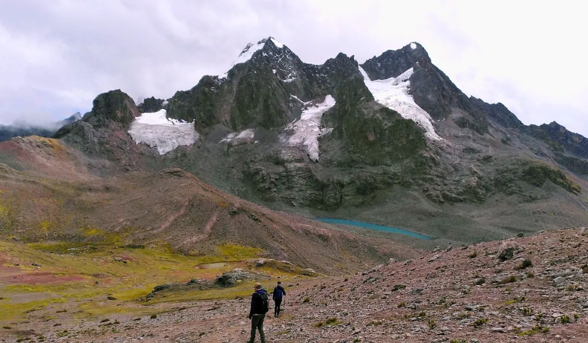 Trekking in Peru: With a Guide or on Your Own? What Is Better?